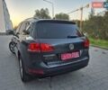 Серый Фольксваген Туарег, объемом двигателя 2.97 л и пробегом 248 тыс. км за 16500 $, фото 5 на Automoto.ua