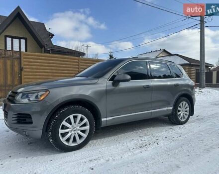 Серый Фольксваген Туарег, объемом двигателя 2.97 л и пробегом 195 тыс. км за 16500 $, фото 3 на Automoto.ua