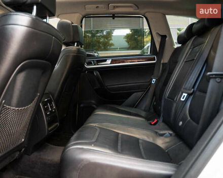 Сірий Фольксваген Туарег, об'ємом двигуна 2.97 л та пробігом 225 тис. км за 18500 $, фото 33 на Automoto.ua