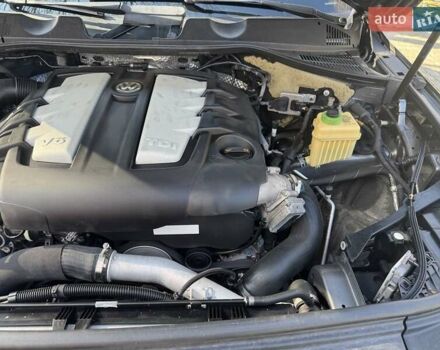 Сірий Фольксваген Туарег, об'ємом двигуна 2.97 л та пробігом 247 тис. км за 19200 $, фото 19 на Automoto.ua