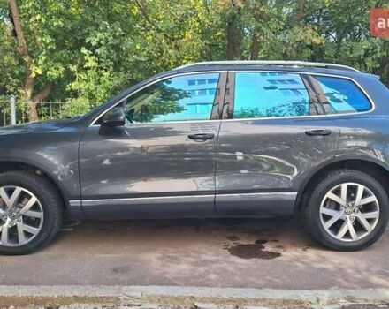 Серый Фольксваген Туарег, объемом двигателя 3 л и пробегом 235 тыс. км за 25000 $, фото 7 на Automoto.ua