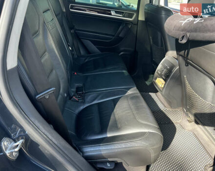 Сірий Фольксваген Туарег, об'ємом двигуна 3 л та пробігом 290 тис. км за 16300 $, фото 16 на Automoto.ua