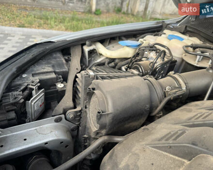 Серый Фольксваген Туарег, объемом двигателя 2.97 л и пробегом 340 тыс. км за 15900 $, фото 34 на Automoto.ua