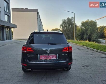 Серый Фольксваген Туарег, объемом двигателя 2.97 л и пробегом 248 тыс. км за 16500 $, фото 48 на Automoto.ua