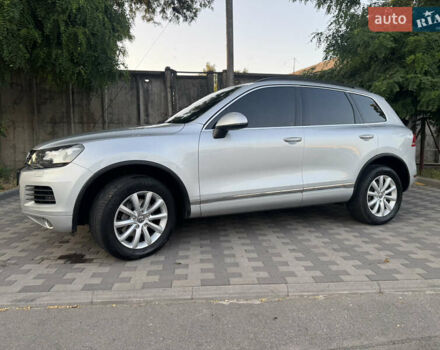 Серый Фольксваген Туарег, объемом двигателя 2.97 л и пробегом 340 тыс. км за 15900 $, фото 3 на Automoto.ua