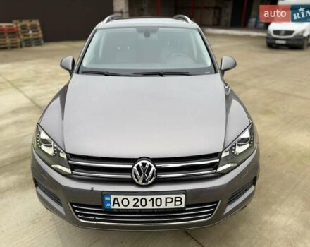 Серый Фольксваген Туарег, объемом двигателя 2.97 л и пробегом 352 тыс. км за 16300 $, фото 8 на Automoto.ua