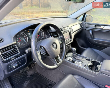 Сірий Фольксваген Туарег, об'ємом двигуна 3.6 л та пробігом 225 тис. км за 12500 $, фото 28 на Automoto.ua