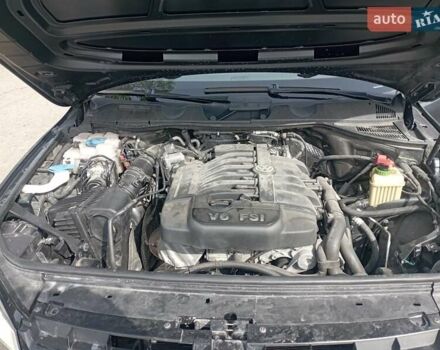 Серый Фольксваген Туарег, объемом двигателя 3.6 л и пробегом 212 тыс. км за 13999 $, фото 5 на Automoto.ua
