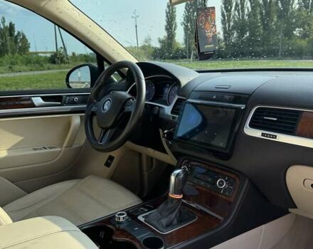 Серый Фольксваген Туарег, объемом двигателя 2.97 л и пробегом 174 тыс. км за 19000 $, фото 14 на Automoto.ua