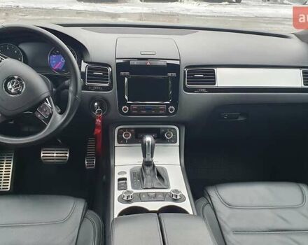 Сірий Фольксваген Туарег, об'ємом двигуна 2.97 л та пробігом 202 тис. км за 21500 $, фото 7 на Automoto.ua