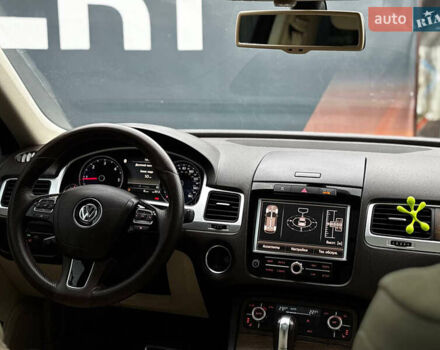 Сірий Фольксваген Туарег, об'ємом двигуна 2.97 л та пробігом 250 тис. км за 21500 $, фото 39 на Automoto.ua