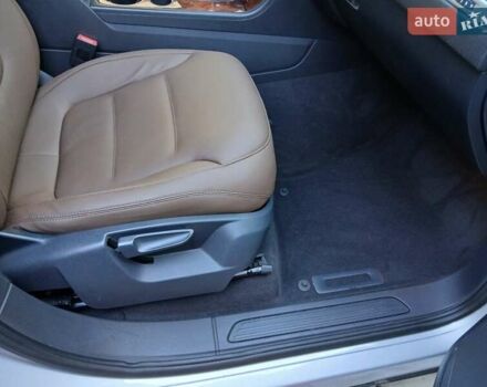 Сірий Фольксваген Туарег, об'ємом двигуна 2.97 л та пробігом 181 тис. км за 18999 $, фото 5 на Automoto.ua