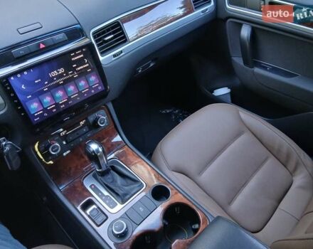 Сірий Фольксваген Туарег, об'ємом двигуна 2.97 л та пробігом 181 тис. км за 18999 $, фото 20 на Automoto.ua