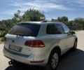 Серый Фольксваген Туарег, объемом двигателя 3 л и пробегом 280 тыс. км за 16000 $, фото 2 на Automoto.ua