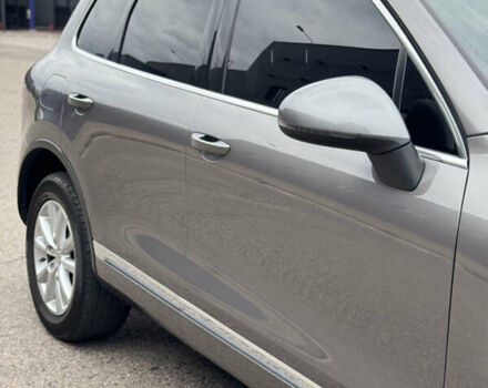 Серый Фольксваген Туарег, объемом двигателя 2.97 л и пробегом 360 тыс. км за 17500 $, фото 23 на Automoto.ua