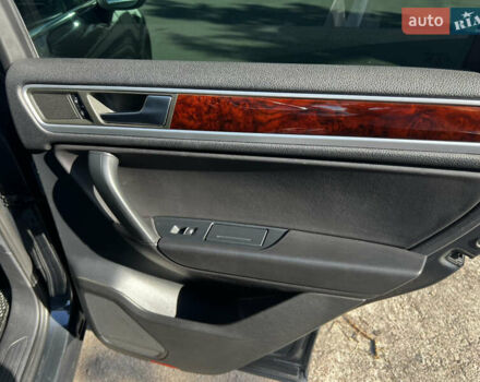 Сірий Фольксваген Туарег, об'ємом двигуна 3 л та пробігом 290 тис. км за 16300 $, фото 15 на Automoto.ua