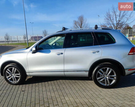 Серый Фольксваген Туарег, объемом двигателя 2.97 л и пробегом 286 тыс. км за 17000 $, фото 3 на Automoto.ua