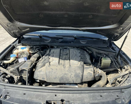 Сірий Фольксваген Туарег, об'ємом двигуна 2.97 л та пробігом 261 тис. км за 19999 $, фото 41 на Automoto.ua