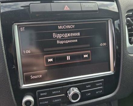 Серый Фольксваген Туарег, объемом двигателя 2.97 л и пробегом 266 тыс. км за 20000 $, фото 5 на Automoto.ua