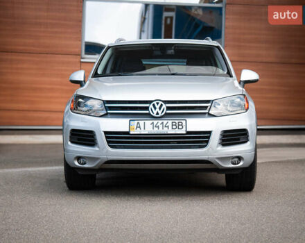 Сірий Фольксваген Туарег, об'ємом двигуна 2.97 л та пробігом 225 тис. км за 18500 $, фото 1 на Automoto.ua