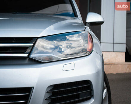 Сірий Фольксваген Туарег, об'ємом двигуна 2.97 л та пробігом 225 тис. км за 18500 $, фото 7 на Automoto.ua