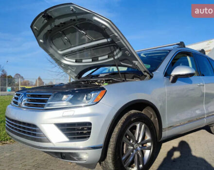 Серый Фольксваген Туарег, объемом двигателя 2.97 л и пробегом 286 тыс. км за 17000 $, фото 5 на Automoto.ua
