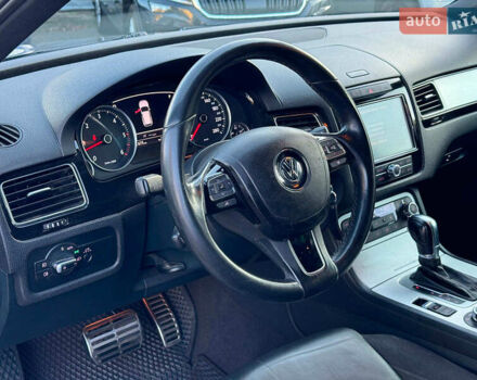 Сірий Фольксваген Туарег, об'ємом двигуна 3 л та пробігом 222 тис. км за 21290 $, фото 19 на Automoto.ua