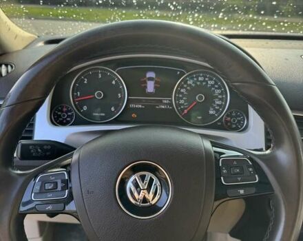 Серый Фольксваген Туарег, объемом двигателя 2.97 л и пробегом 174 тыс. км за 19000 $, фото 19 на Automoto.ua