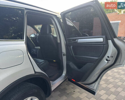 Серый Фольксваген Туарег, объемом двигателя 2.97 л и пробегом 340 тыс. км за 15900 $, фото 25 на Automoto.ua