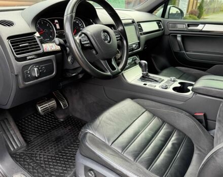 Сірий Фольксваген Туарег, об'ємом двигуна 3 л та пробігом 226 тис. км за 18000 $, фото 13 на Automoto.ua