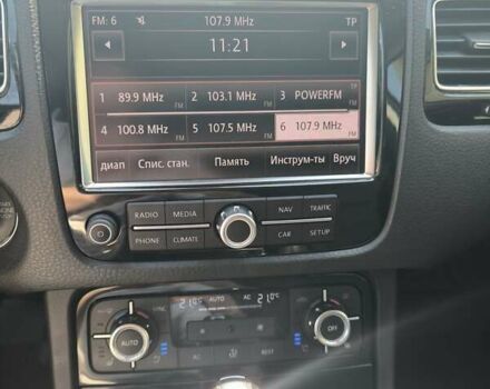 Серый Фольксваген Туарег, объемом двигателя 3 л и пробегом 280 тыс. км за 22500 $, фото 25 на Automoto.ua