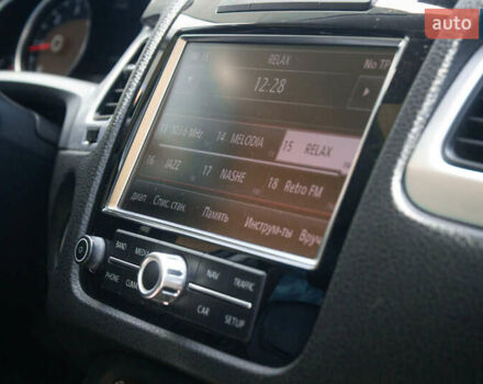 Сірий Фольксваген Туарег, об'ємом двигуна 2.97 л та пробігом 225 тис. км за 18500 $, фото 27 на Automoto.ua