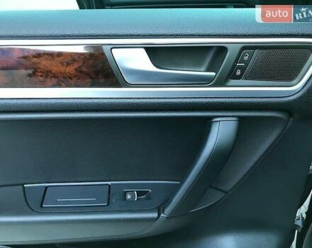 Серый Фольксваген Туарег, объемом двигателя 2.97 л и пробегом 177 тыс. км за 22000 $, фото 35 на Automoto.ua