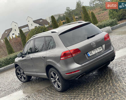 Серый Фольксваген Туарег, объемом двигателя 2.97 л и пробегом 282 тыс. км за 19700 $, фото 6 на Automoto.ua