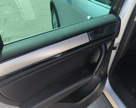 Серый Фольксваген Туарег, объемом двигателя 3 л и пробегом 280 тыс. км за 22500 $, фото 28 на Automoto.ua