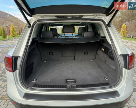 Серый Фольксваген Туарег, объемом двигателя 3 л и пробегом 230 тыс. км за 21900 $, фото 36 на Automoto.ua