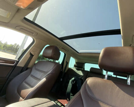 Серый Фольксваген Туарег, объемом двигателя 3 л и пробегом 290 тыс. км за 19500 $, фото 35 на Automoto.ua