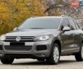 Серый Фольксваген Туарег, объемом двигателя 3 л и пробегом 220 тыс. км за 14900 $, фото 2 на Automoto.ua