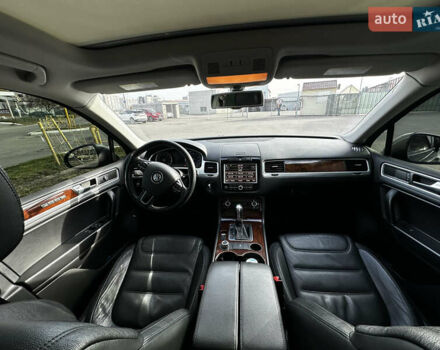 Серый Фольксваген Туарег, объемом двигателя 3.6 л и пробегом 175 тыс. км за 16500 $, фото 7 на Automoto.ua