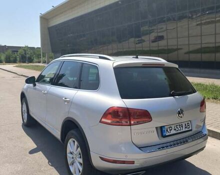 Серый Фольксваген Туарег, объемом двигателя 3 л и пробегом 280 тыс. км за 22500 $, фото 3 на Automoto.ua