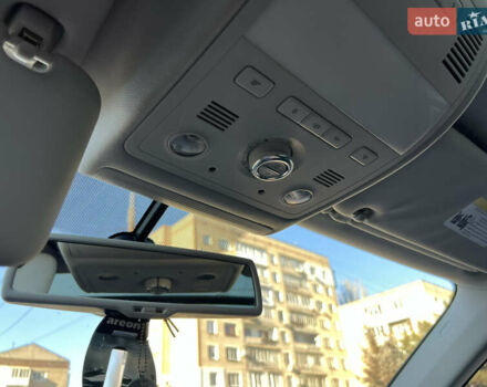 Серый Фольксваген Туарег, объемом двигателя 2.97 л и пробегом 252 тыс. км за 17550 $, фото 8 на Automoto.ua