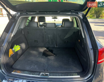 Сірий Фольксваген Туарег, об'ємом двигуна 3 л та пробігом 290 тис. км за 16300 $, фото 28 на Automoto.ua