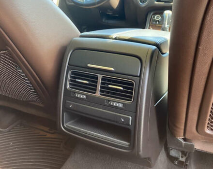 Серый Фольксваген Туарег, объемом двигателя 3 л и пробегом 290 тыс. км за 19500 $, фото 14 на Automoto.ua