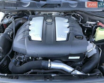 Серый Фольксваген Туарег, объемом двигателя 2.97 л и пробегом 177 тыс. км за 22000 $, фото 31 на Automoto.ua