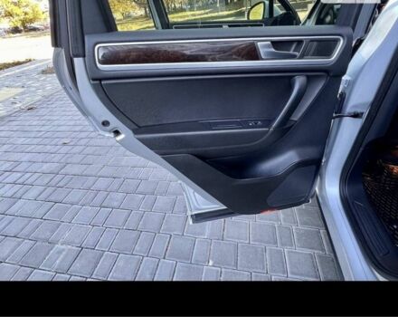 Серый Фольксваген Туарег, объемом двигателя 3 л и пробегом 298 тыс. км за 17000 $, фото 10 на Automoto.ua