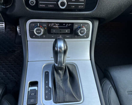 Сірий Фольксваген Туарег, об'ємом двигуна 2.97 л та пробігом 254 тис. км за 21000 $, фото 12 на Automoto.ua