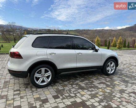 Серый Фольксваген Туарег, объемом двигателя 3 л и пробегом 230 тыс. км за 21900 $, фото 4 на Automoto.ua