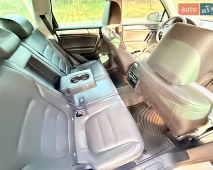 Сірий Фольксваген Туарег, об'ємом двигуна 3.6 л та пробігом 225 тис. км за 12500 $, фото 30 на Automoto.ua