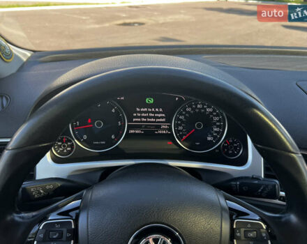 Сірий Фольксваген Туарег, об'ємом двигуна 3 л та пробігом 290 тис. км за 16300 $, фото 23 на Automoto.ua