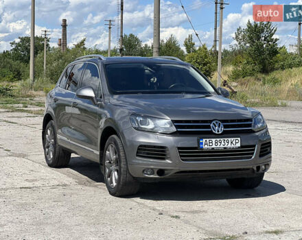 Сірий Фольксваген Туарег, об'ємом двигуна 2.97 л та пробігом 261 тис. км за 19999 $, фото 4 на Automoto.ua